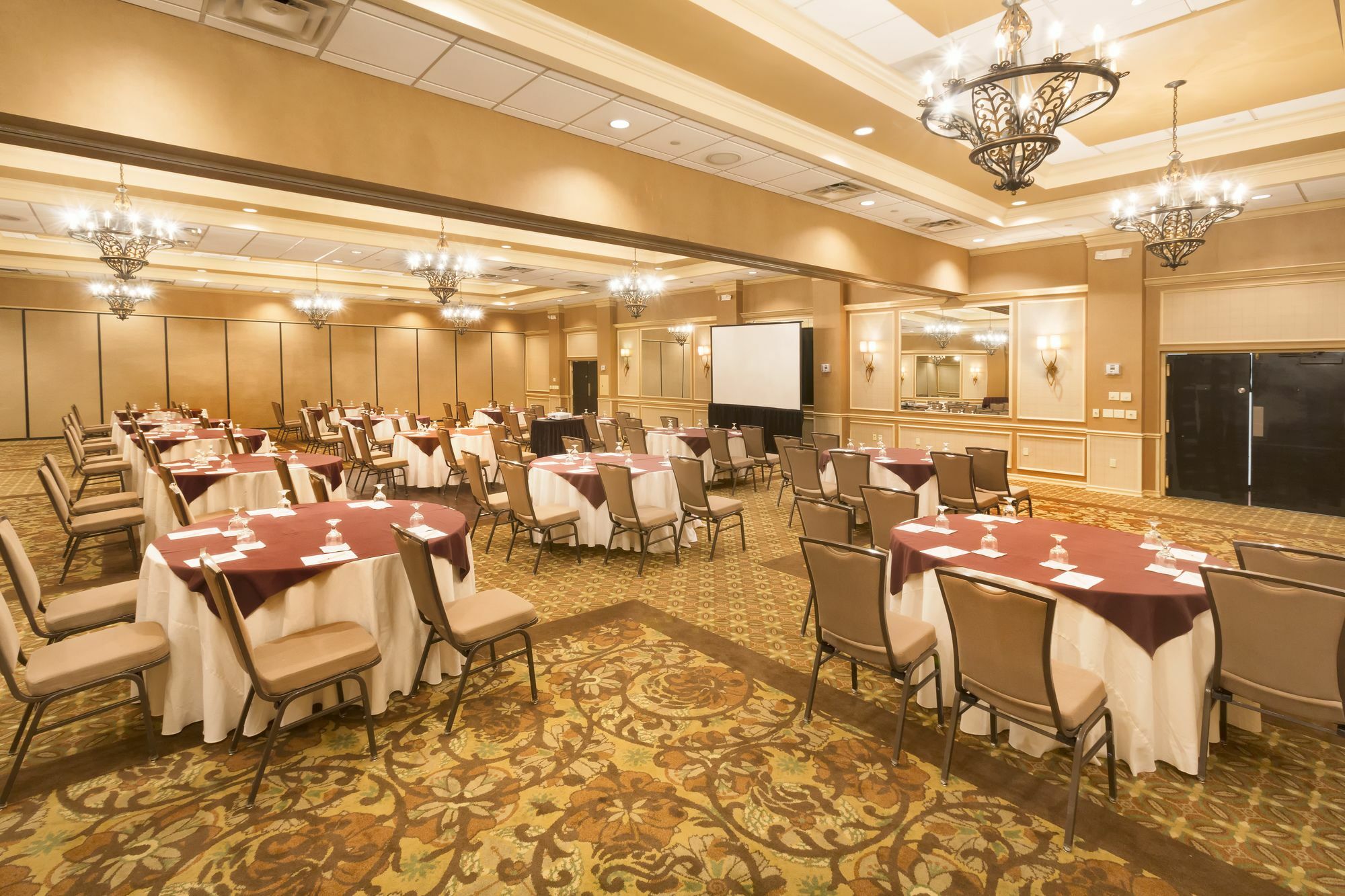 Hotel Doubletree By Hilton Meadow Lands Casino Area Washington